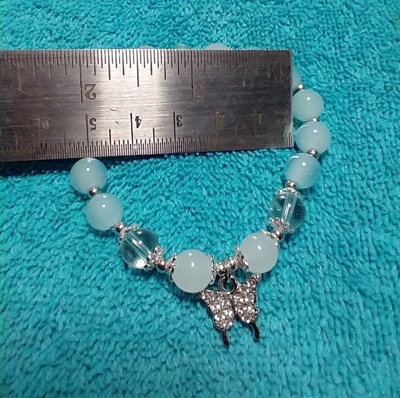 Silvertone white clear beads crystal butterfly stretch bracelet - Picture 3 of 4